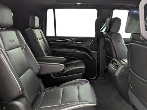 Used 2021 Cadillac Escalade ESV Sport AWD/4WD image 19