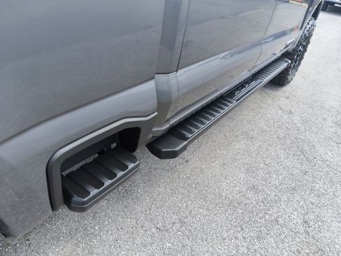 Used 2024 Ford F350 Lariat w/ Black Appearance Package image 20