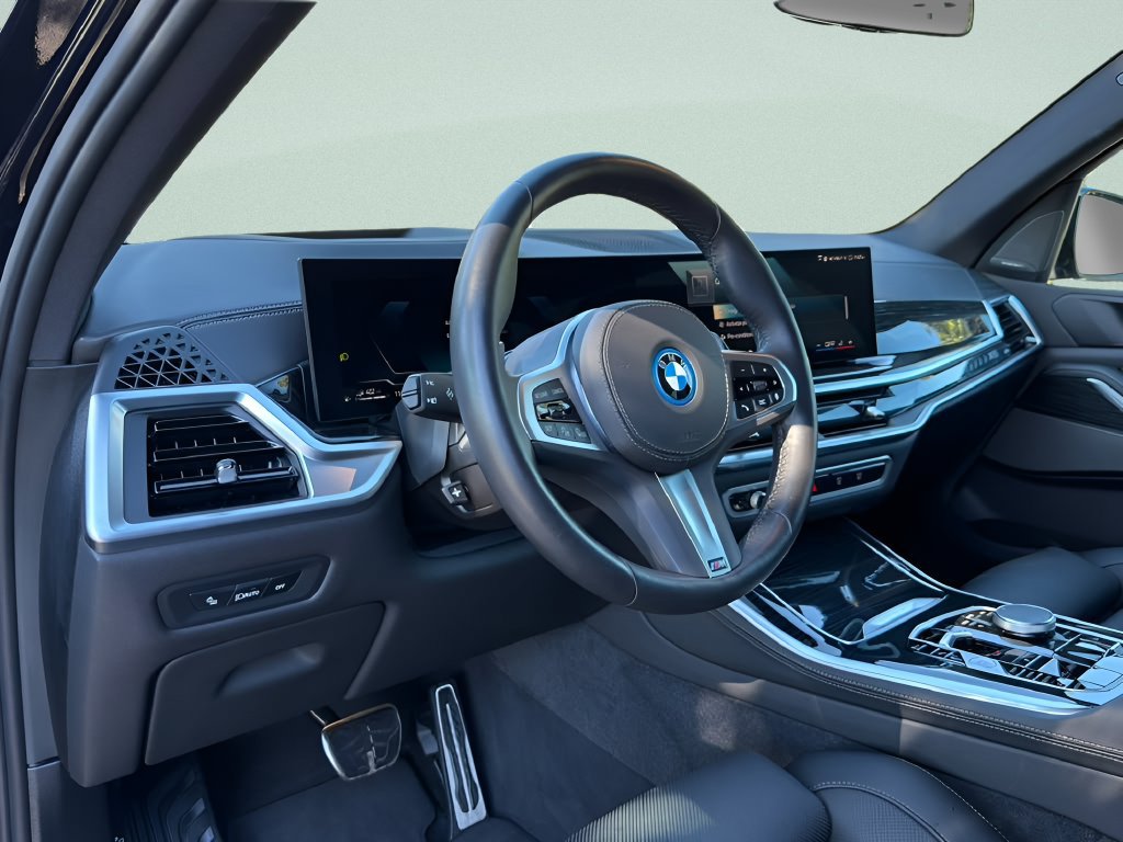 Used 2026 BMW X5 xDrive50e w/ M Sport Package AWD/4WD image 9