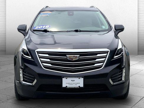 Used 2019 Cadillac XT5 Premium Luxury AWD/4WD image 2