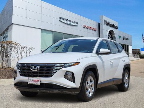 Used 2024 Hyundai Tucson SE FWD image 2