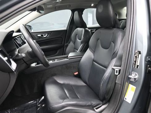 Used 2020 Volvo S60 T5 Momentum w/ Protection Package Premier FWD image 10