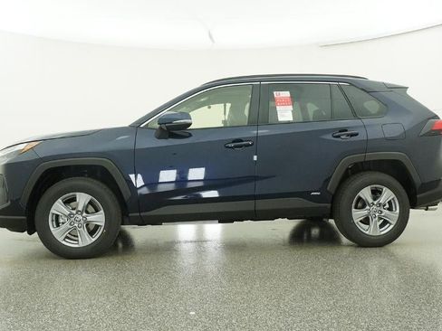 New 2025 Toyota RAV4 XLE image 19