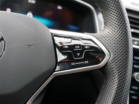 Certified 2024 Volkswagen Tiguan SE R-Line image 26