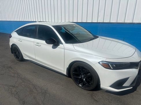 Used 2023 Honda Civic Sport image 2