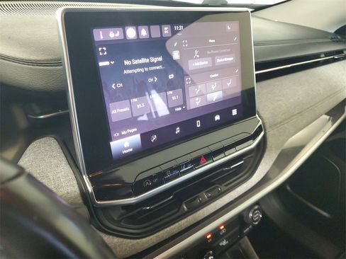 Used 2022 Jeep Compass Latitude image 17