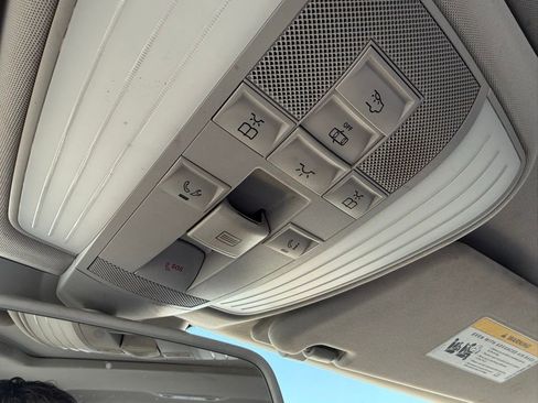 Used 2012 Mercedes-Benz E 350 4MATIC Sedan image 9