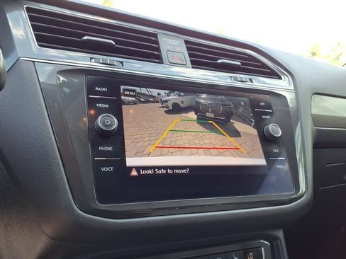 Used 2019 Volkswagen Tiguan SE FWD image 13