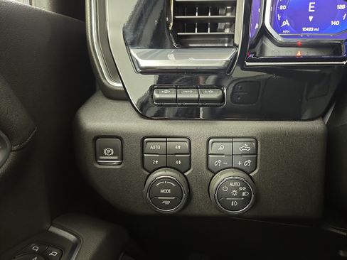 Certified 2025 Chevrolet Silverado 3500 High Country w/ Technology Package AWD/4WD image 31