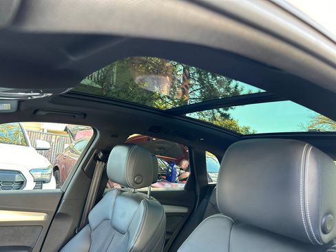 Used 2023 Audi Q5 e Premium Plus w/ Premium Plus Package image 13