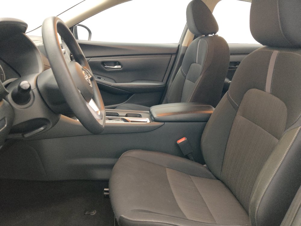 Used 2025 Nissan Sentra SV FWD image 17