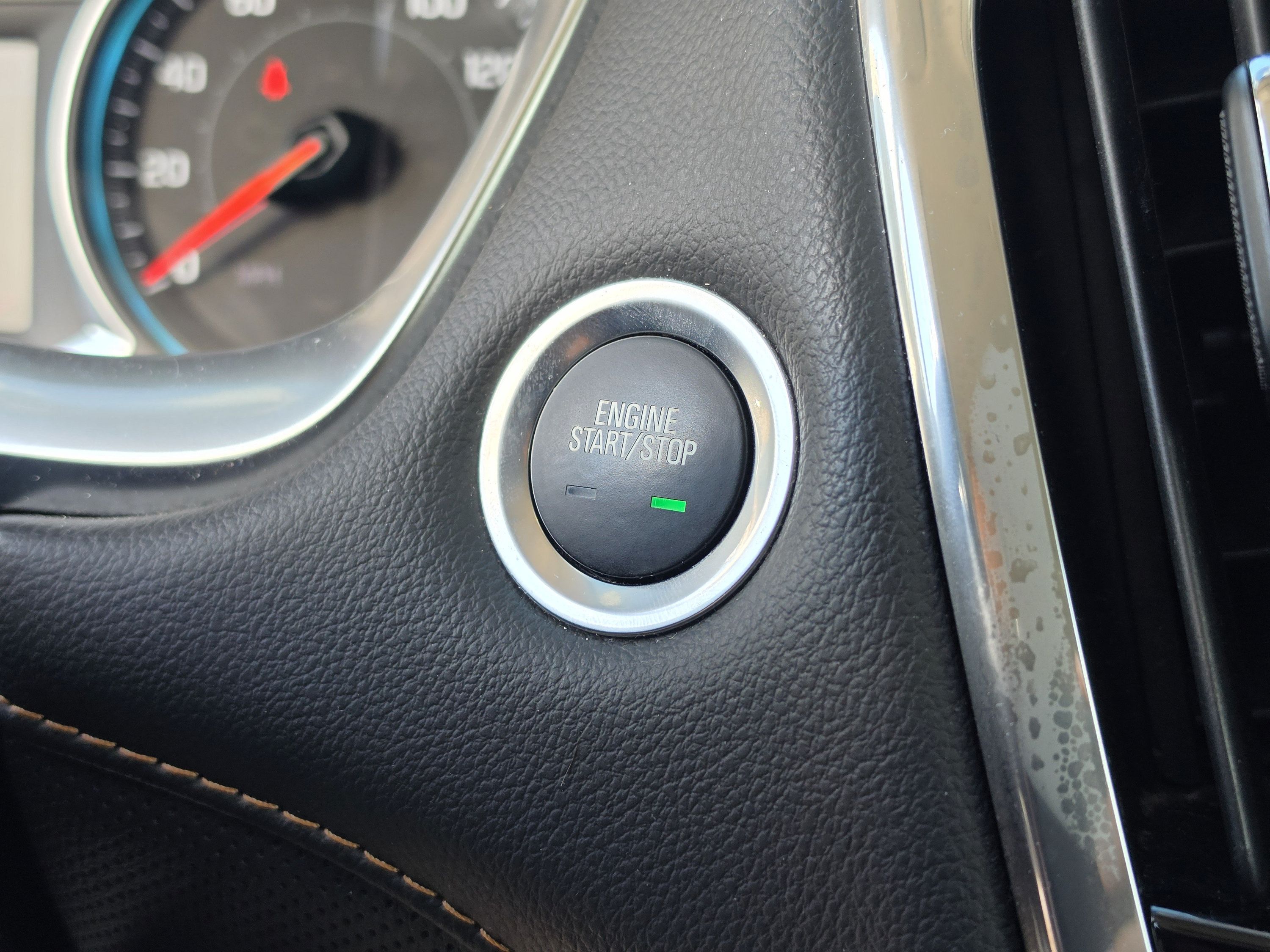 Used 2020 Chevrolet Traverse Premier w/ Redline Edition FWD image 39
