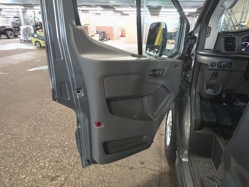 Used 2024 Ford E-Transit 148 Medium Roof image 6
