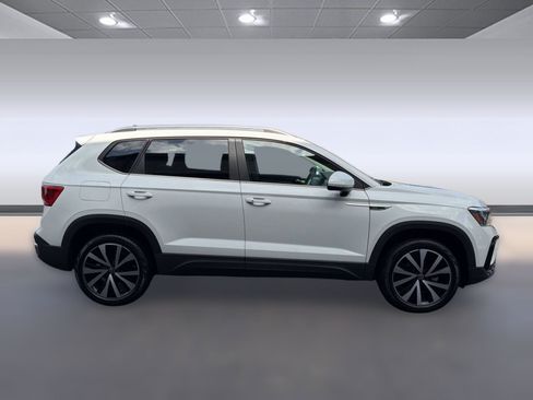 Used 2023 Volkswagen Taos SE FWD image 8