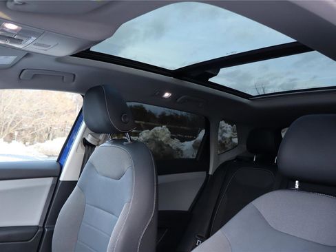 Certified 2022 Volkswagen Taos SE image 23