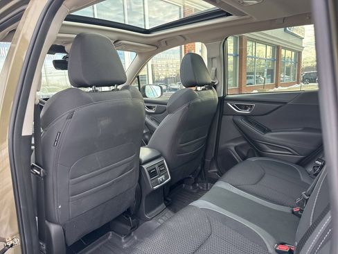 Used 2024 Subaru Forester Premium image 3
