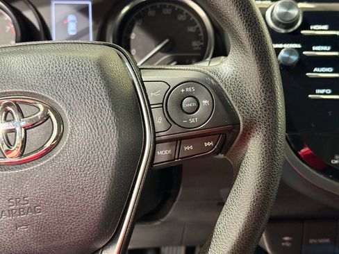 Used 2018 Toyota Camry LE w/ Convenience Package FWD image 22