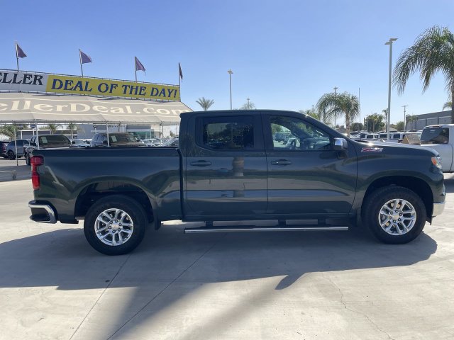 Used 2025 Chevrolet Silverado 1500 LT w/ Z71 Off-Road Package AWD/4WD image 9