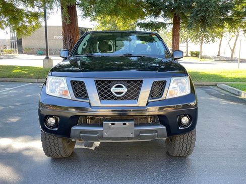 Used 2012 Nissan Frontier SV w/ Sport Appearance Pkg image 2