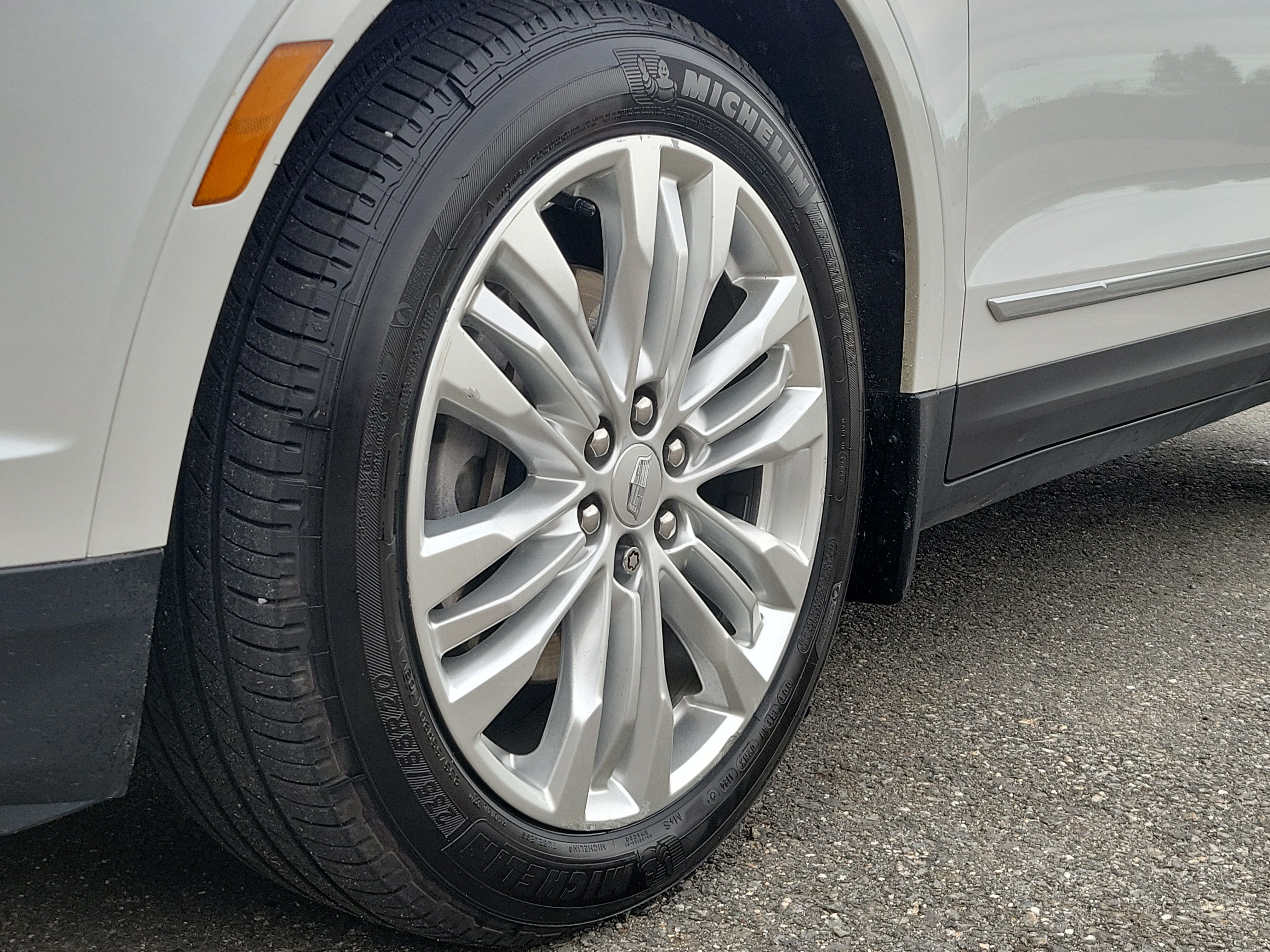 Used 2019 Cadillac XT5 Premium Luxury AWD/4WD image 12