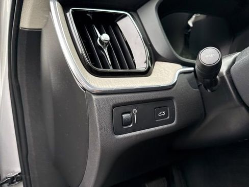 Used 2018 Volvo XC60 T6 Inscription w/ Luxury Seat Package image 19