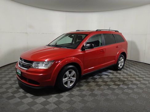 Used 2018 Dodge Journey SE w/ Popular Equipment Group FWD image 2