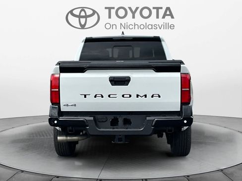 Used 2025 Toyota Tacoma SR5 w/ SR5 Upgrade Package AWD/4WD image 5