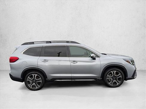 Used 2023 Subaru Ascent Touring image 4