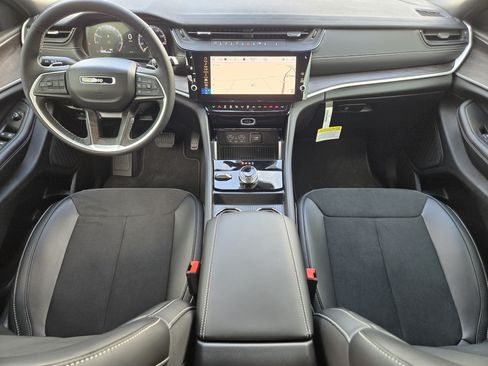 New 2026 Jeep Grand Cherokee L 4WD image 2