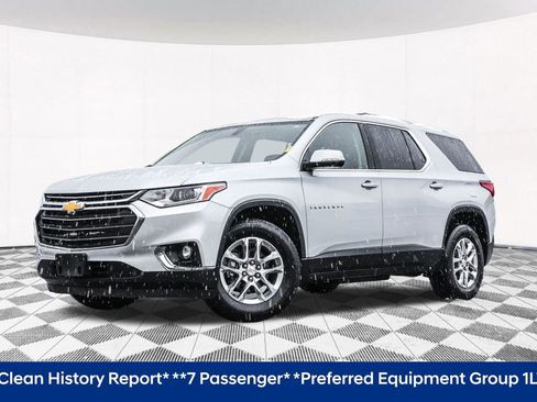 Used 2018 Chevrolet Traverse LT image 2