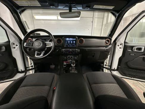 Used 2023 Jeep Gladiator Mojave w/ Trailer Tow Package AWD/4WD image 20