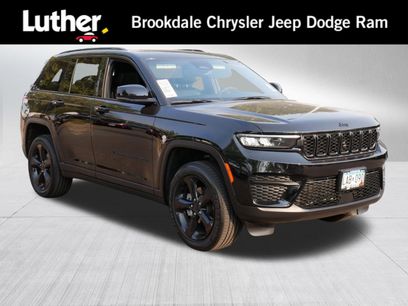 Used 2023 Jeep Grand Cherokee Altitude