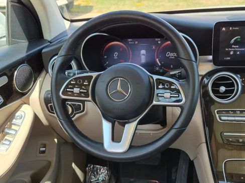 Used 2021 Mercedes-Benz GLC 300 4MATIC image 19