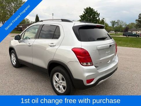 Used 2020 Chevrolet Trax LT w/ LT Convenience Package AWD/4WD image 4