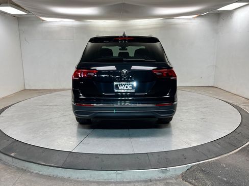 Used 2024 Volkswagen Tiguan SE image 5