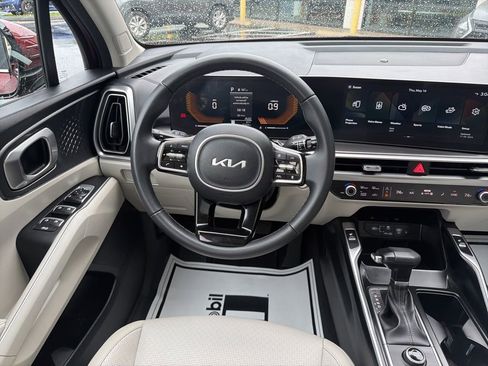 Certified 2024 Kia Sorento S w/ Panoramic Sunroof Package FWD image 22