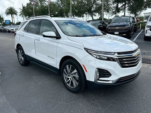Used 2023 Chevrolet Equinox Premier FWD image 3