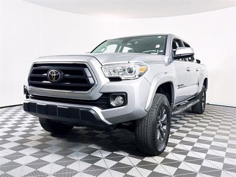 Used 2020 Toyota Tacoma SR5 image 3