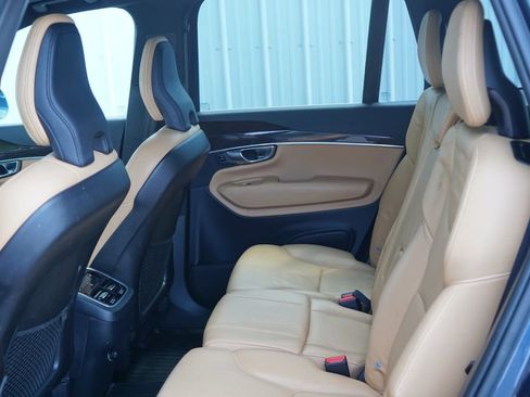 Used 2019 Volvo XC90 T6 Momentum w/ Protection Package Premier AWD/4WD image 28
