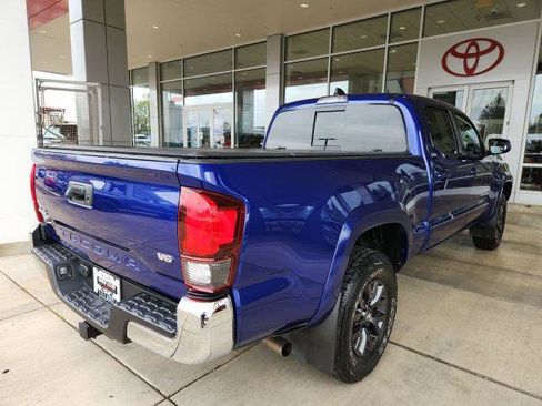 Certified 2022 Toyota Tacoma SR5 AWD/4WD image 11