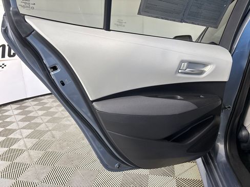 Used 2021 Toyota Corolla LE image 20