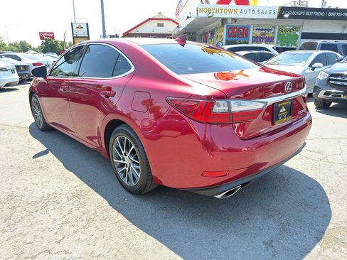 Used 2016 Lexus ES 350 w/ Premium Package w/Wood Trim FWD image 5