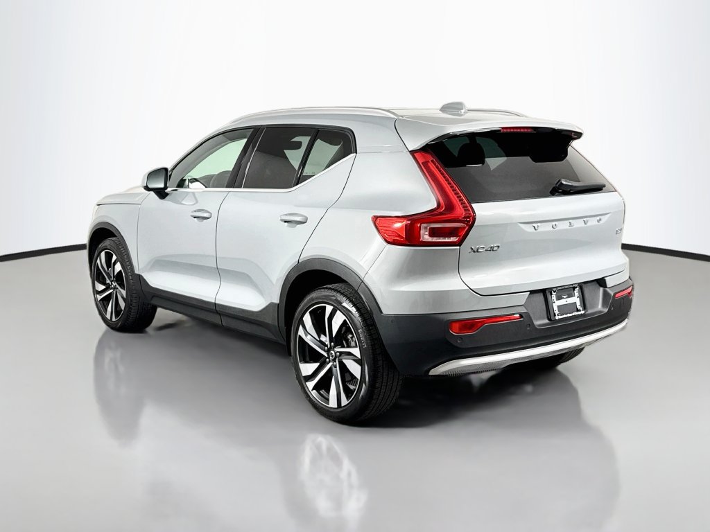 Used 2025 Volvo XC40 B5 Plus w/ Climate Package AWD/4WD image 5