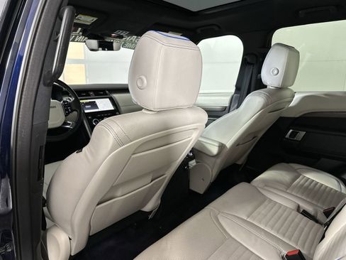 Used 2020 Land Rover Discovery HSE image 28
