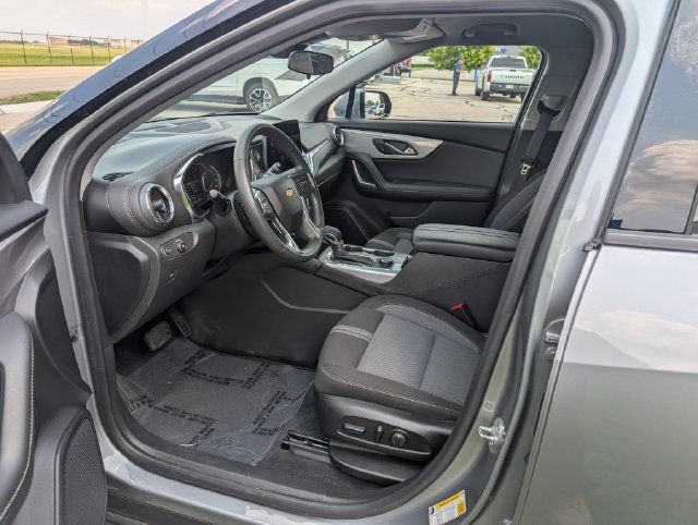 Used 2025 Chevrolet Blazer LT FWD image 14