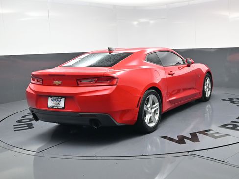 Used 2016 Chevrolet Camaro LT image 9