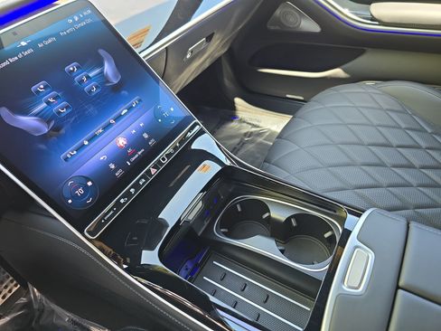 Certified 2025 Mercedes-Benz S 580e 4MATIC Sedan image 24