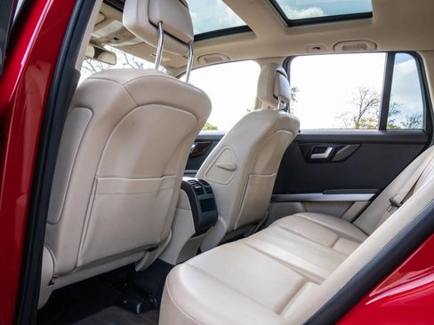 Used 2015 Mercedes-Benz GLK 350 GLK 350 4dr SUV w/ Premium 1 Package image 18