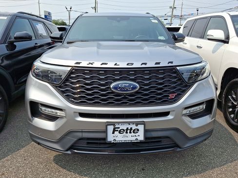 Used 2023 Ford Explorer ST w/ Equipment Group 401A AWD/4WD image 2