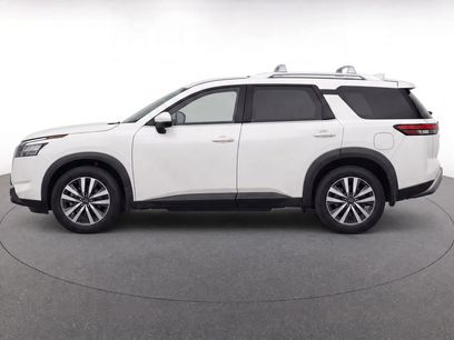 Used 2023 Nissan Pathfinder SL
